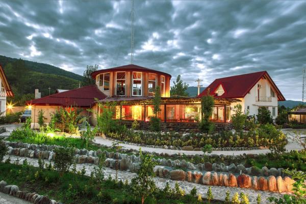فراهم کردن شرایط افتتاح سه هتل 4 ستاره در گیلان