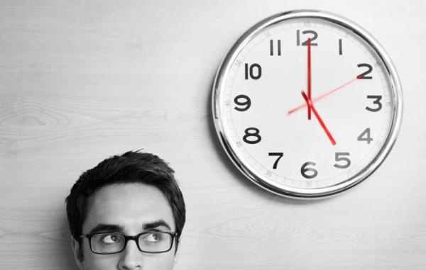 چرا وقتی حال مان خوب است زمان سریع می گذرد؟